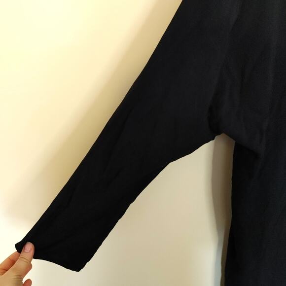 James Perse Size 2 Black Dress V Cut Midi Long Sleeve Classy Comfy Stylish - Picture 5 of 8